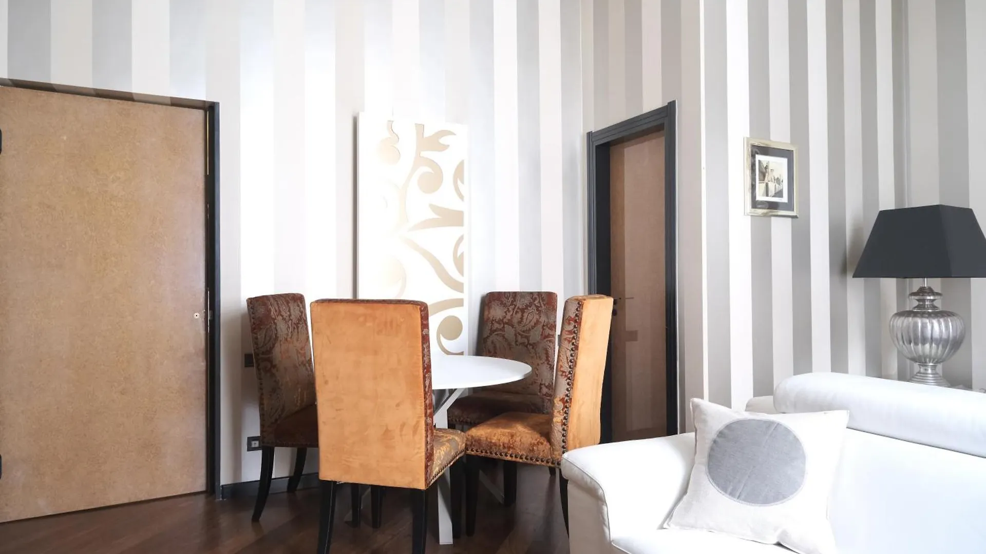Apartment Rojange バーリ ゲストハウス